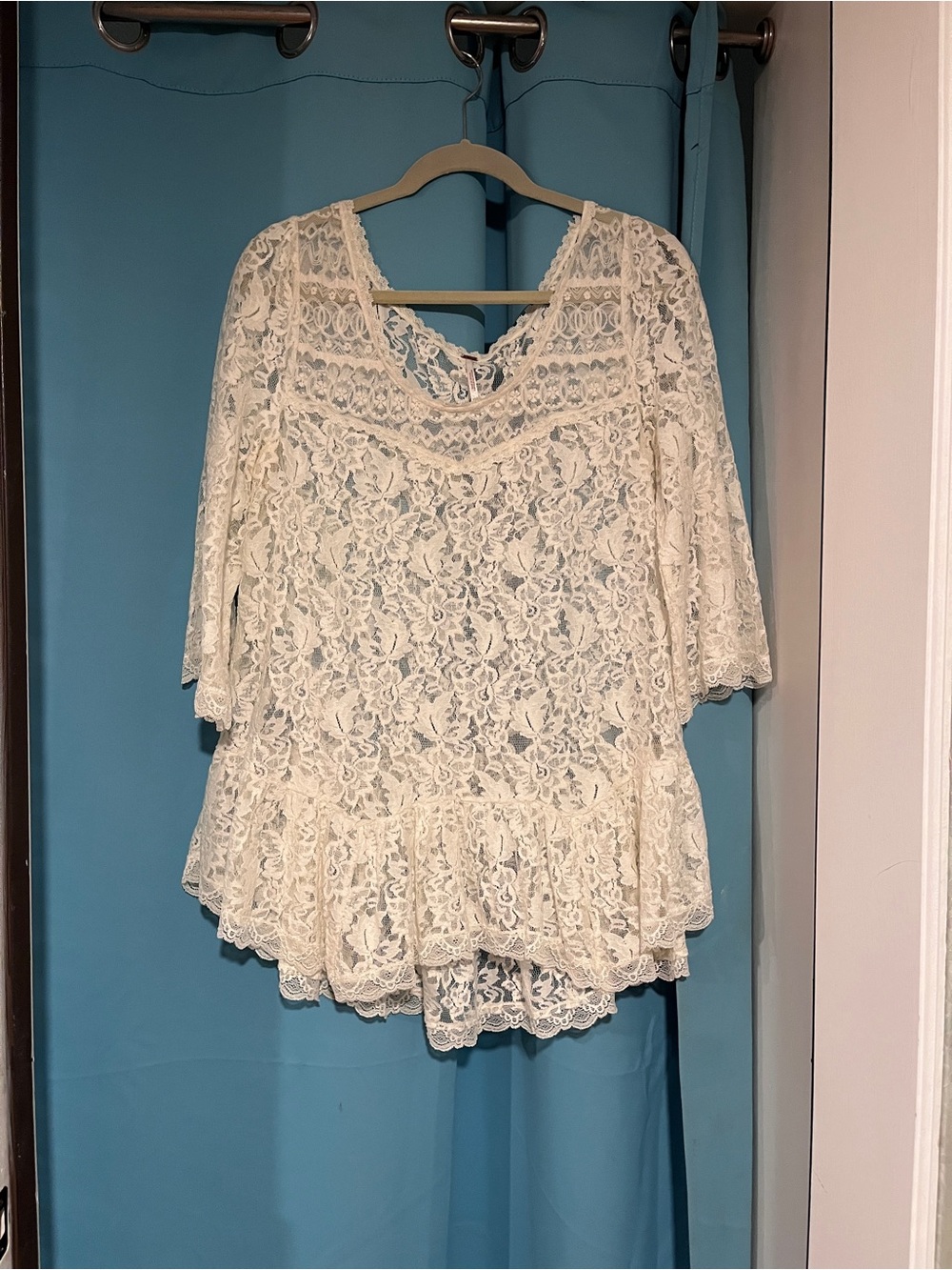 Free People -Cream Lace Peplum Top